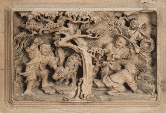 One of Eight Carvings with Figure Scenes
Late Qing dynasty or early Republican period
Wood
H 22.5 x W 34 cm
HKU.W.1990.0961 b
Wu Song fighting a Tiger on Jingyang Mountain